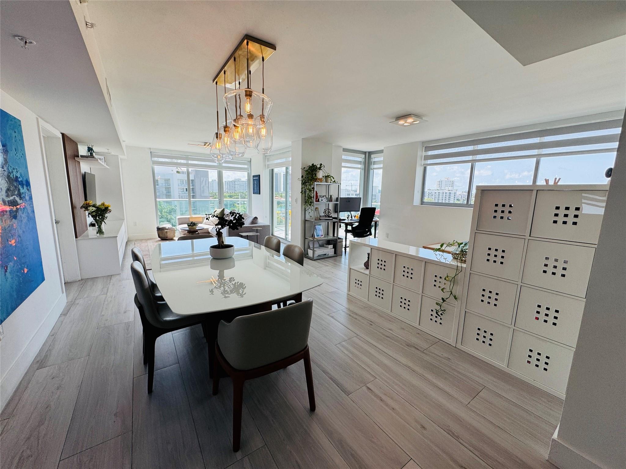 THE PALMS CONDO - Residential