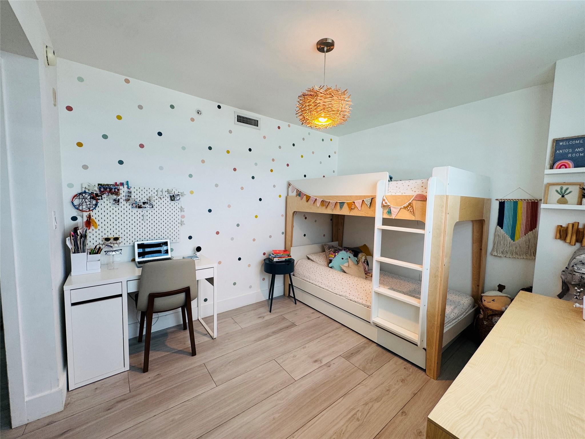 THE PALMS CONDO - Residential