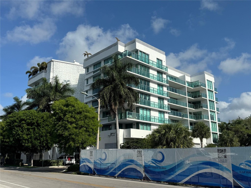 THE PALMS CONDO - Residential