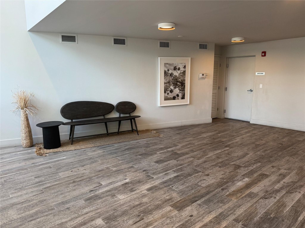 THE PALMS CONDO - Residential