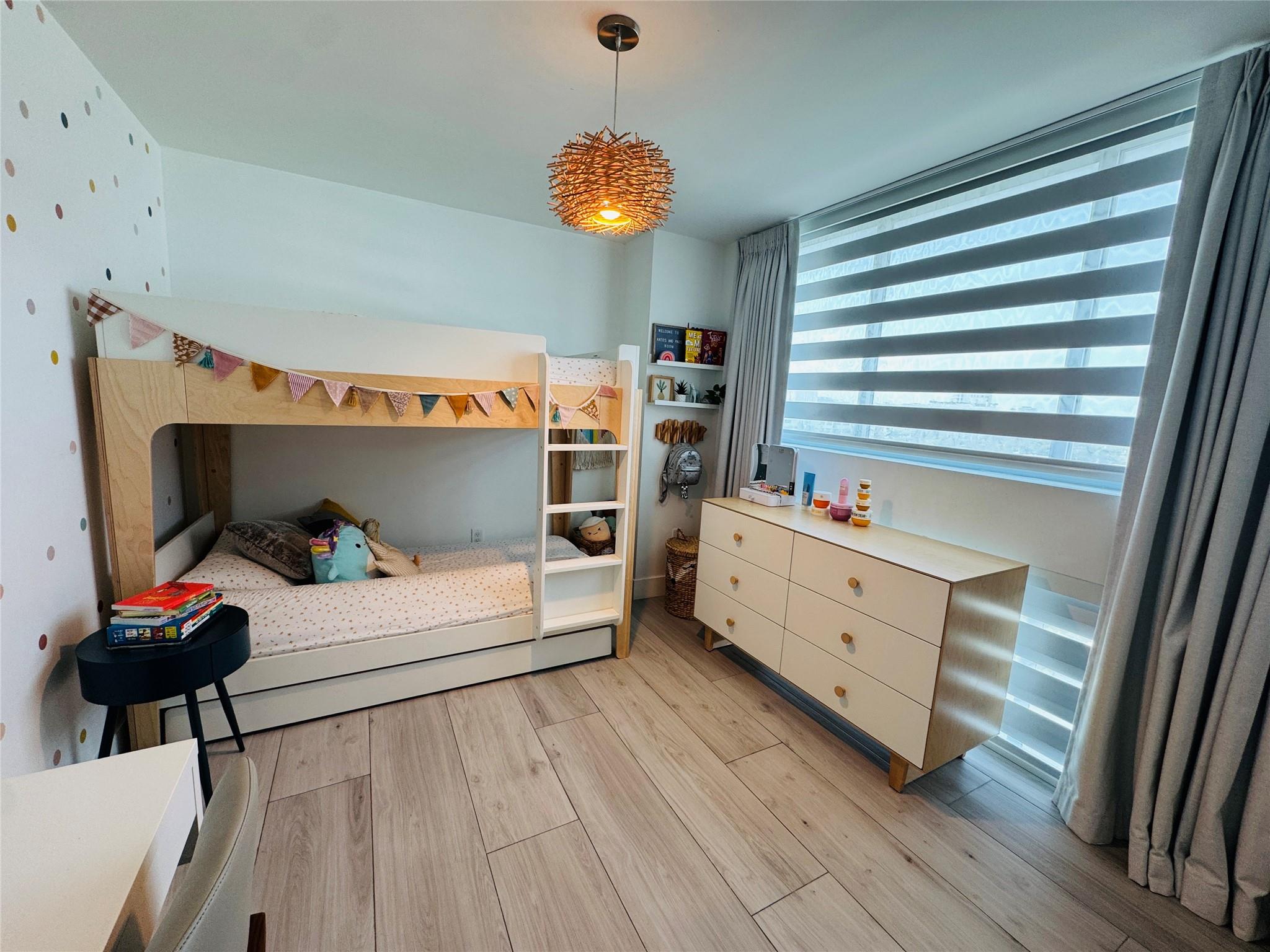 THE PALMS CONDO - Residential