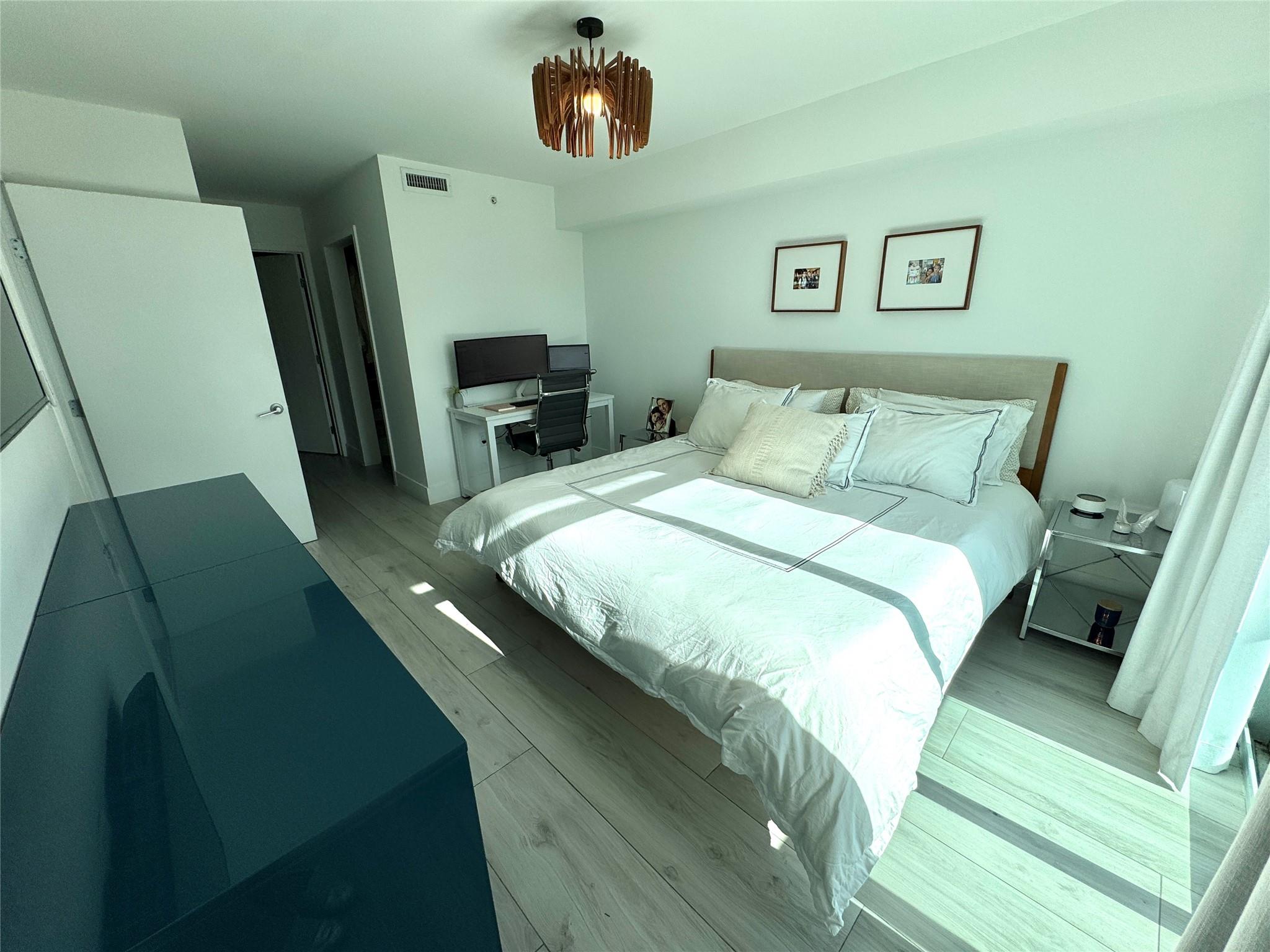 THE PALMS CONDO - Residential