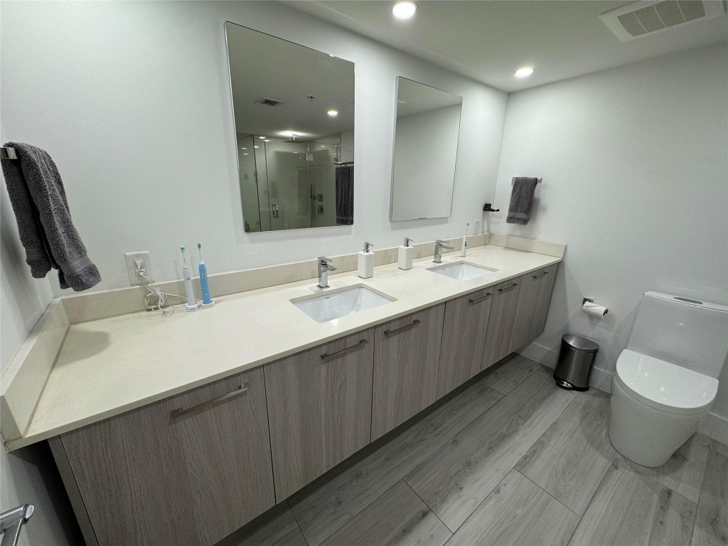 THE PALMS CONDO - Residential