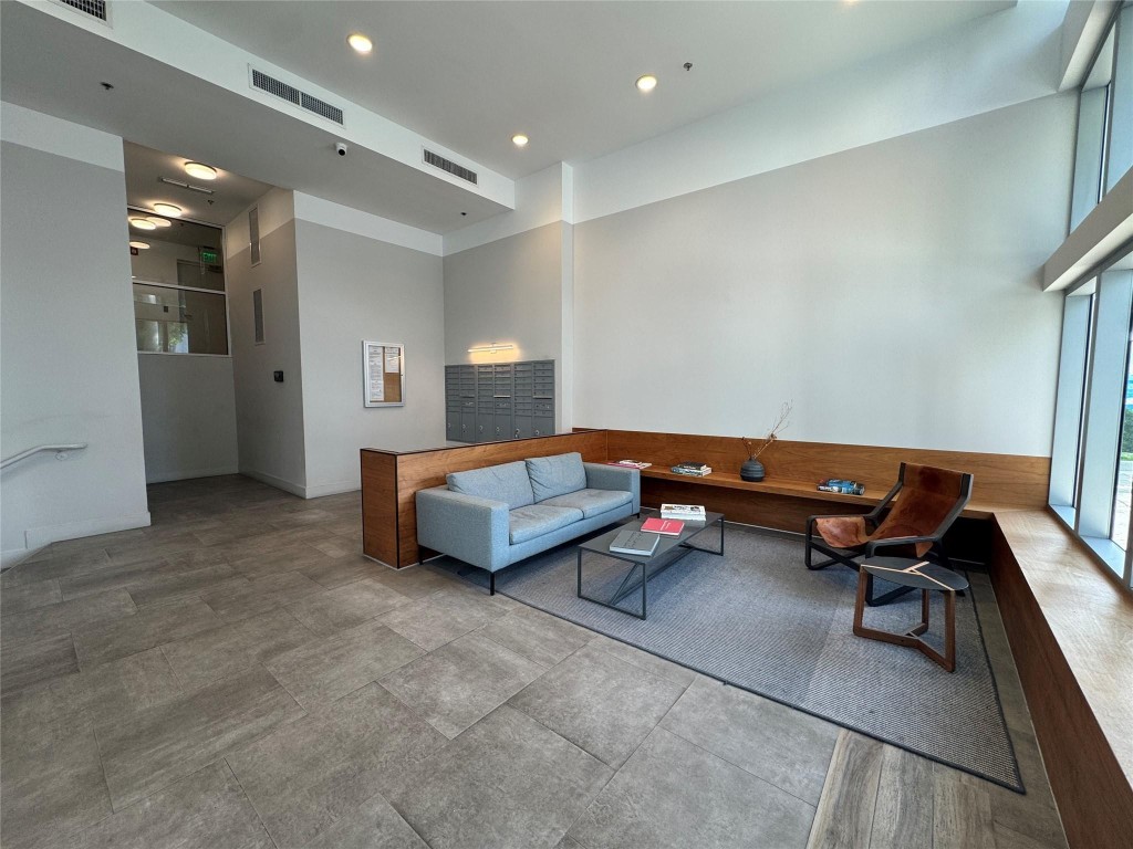 THE PALMS CONDO - Residential