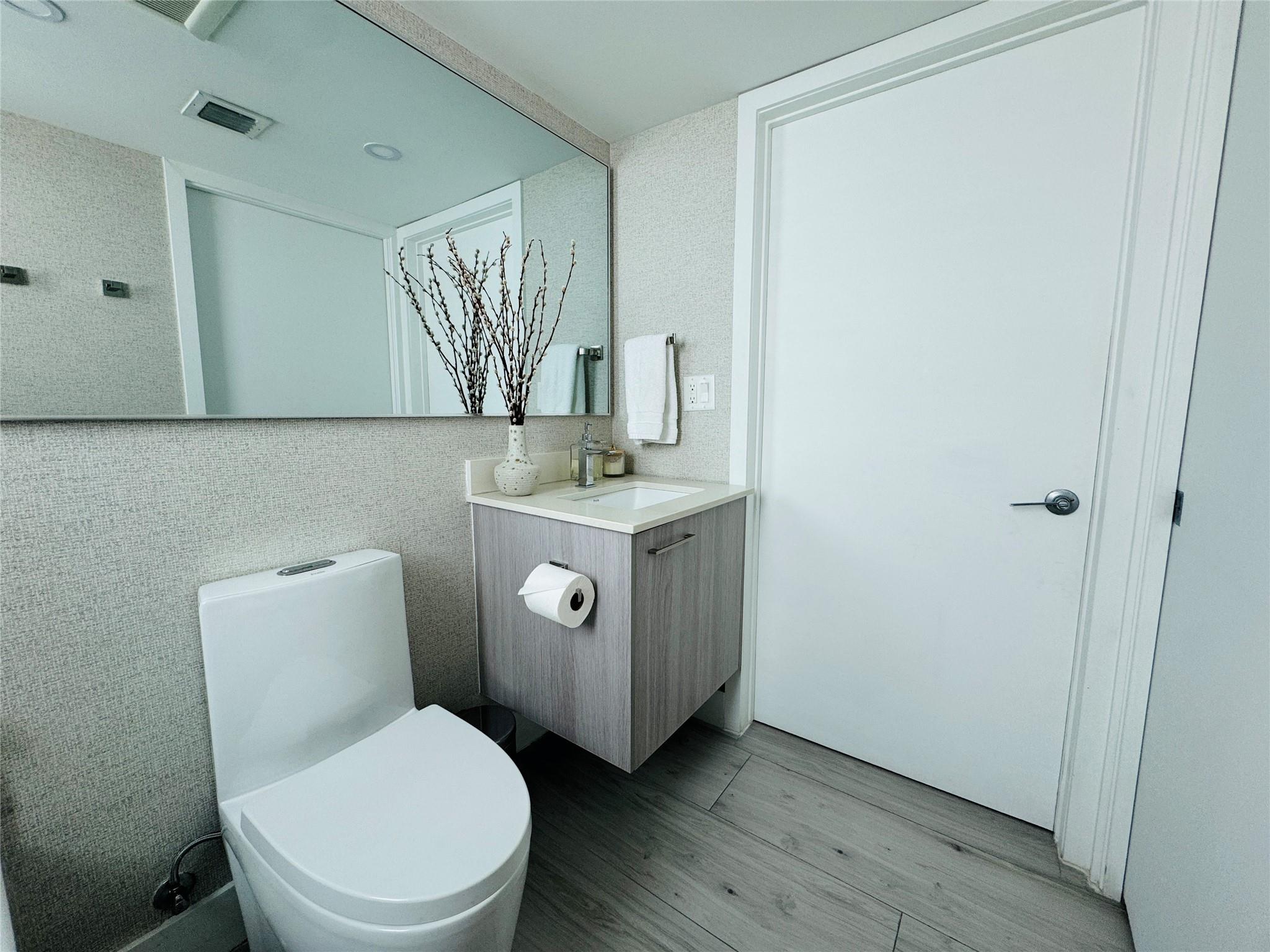 THE PALMS CONDO - Residential