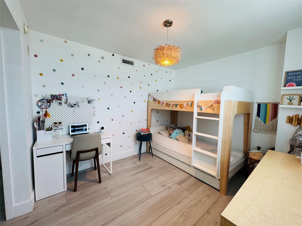 THE PALMS CONDO - Residential