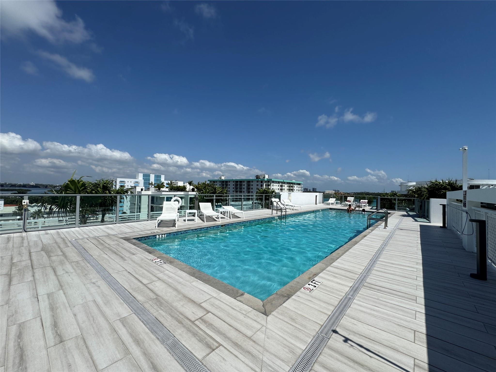 THE PALMS CONDO - Residential