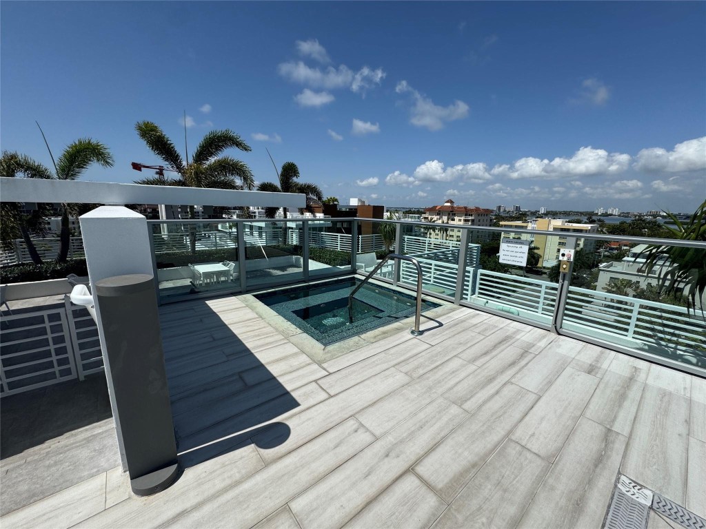 THE PALMS CONDO - Residential