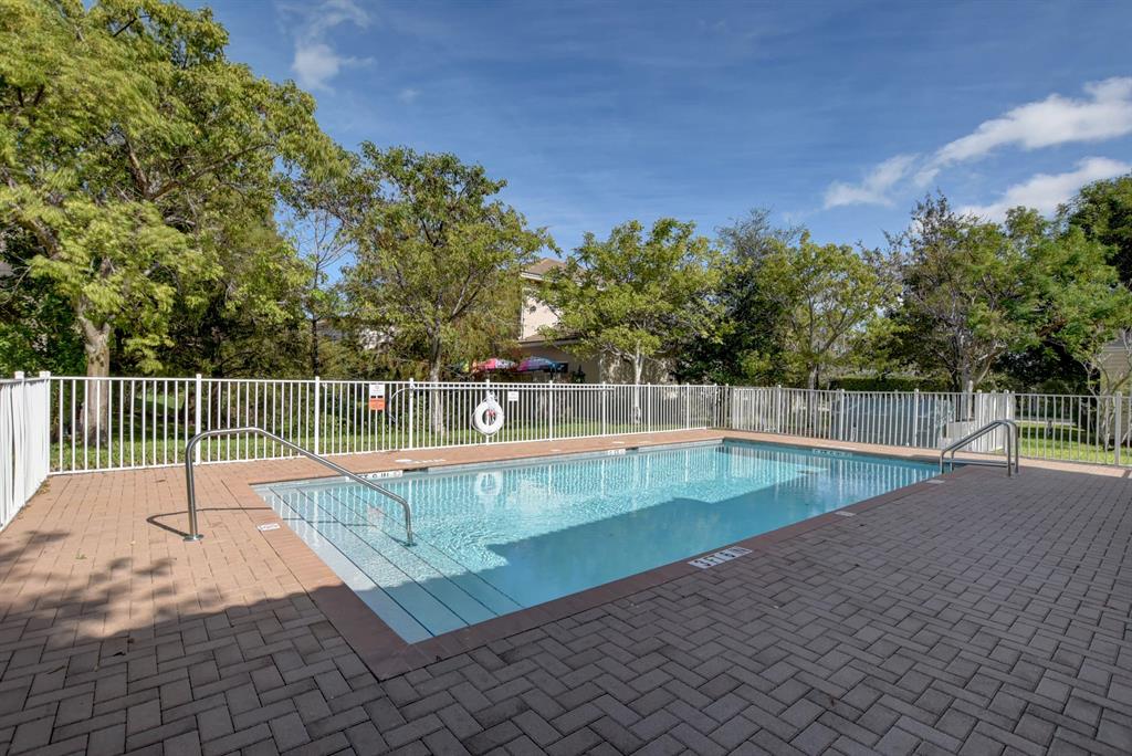 VILLAS SANTORINI CONDO - Residential