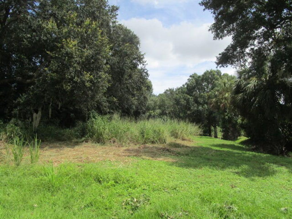 Photo of 1662 Sunport Road, Sebastian, FL 32958 (MLS # R11139341)