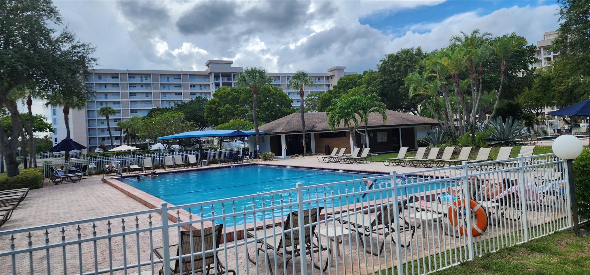PALM AIRE COUNTRY CLUB - Residential