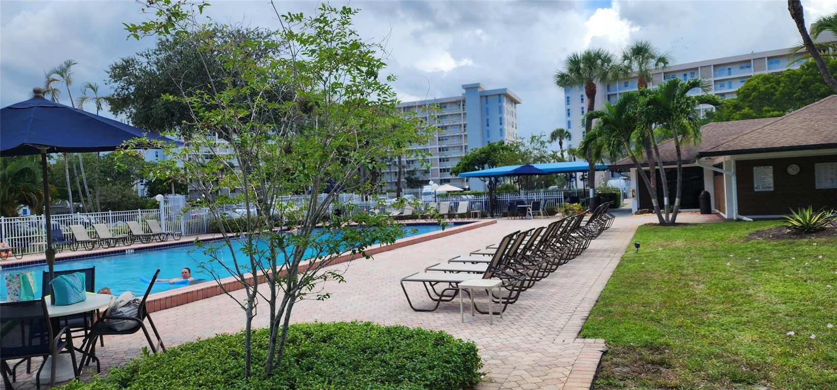 PALM AIRE COUNTRY CLUB - Residential