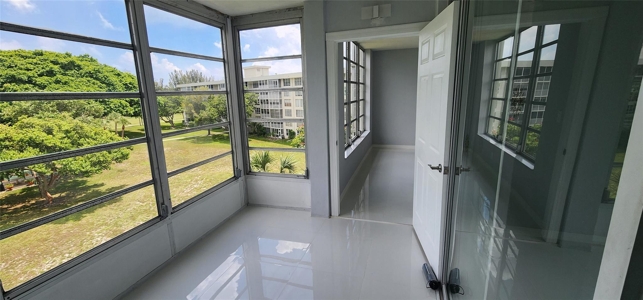 PALM AIRE COUNTRY CLUB - Residential