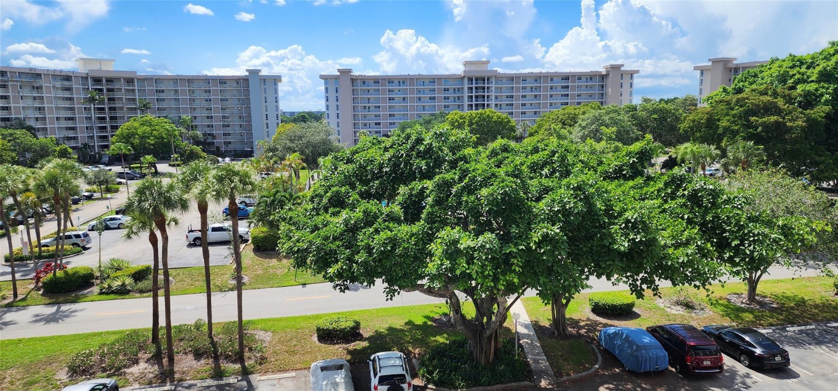 PALM AIRE COUNTRY CLUB - Residential