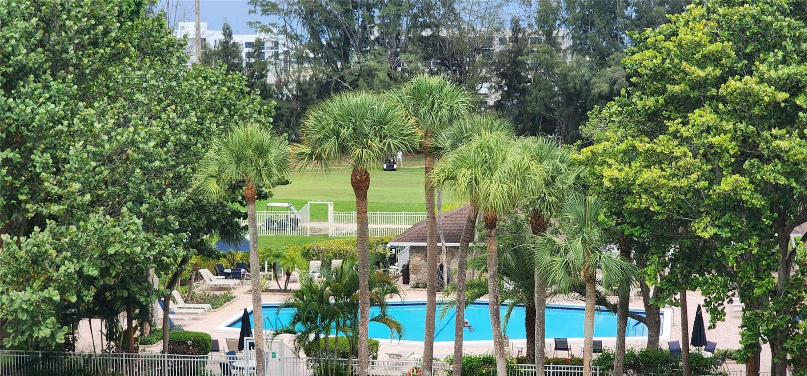 PALM AIRE COUNTRY CLUB - Residential