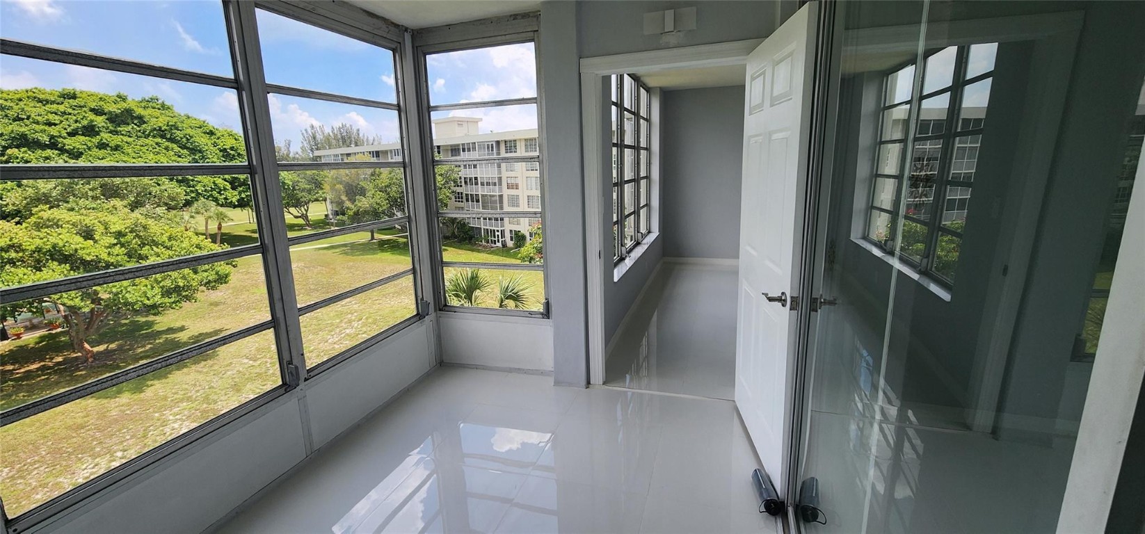 PALM AIRE COUNTRY CLUB - Residential