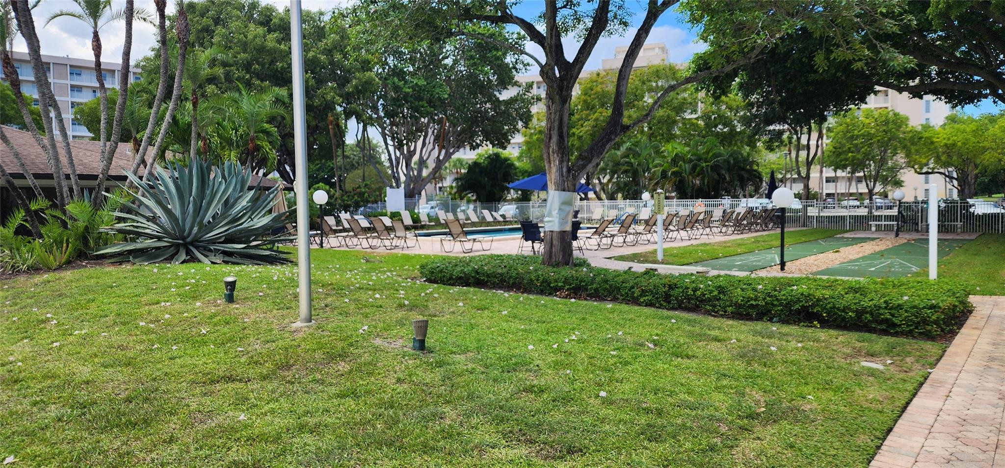 PALM AIRE COUNTRY CLUB - Residential