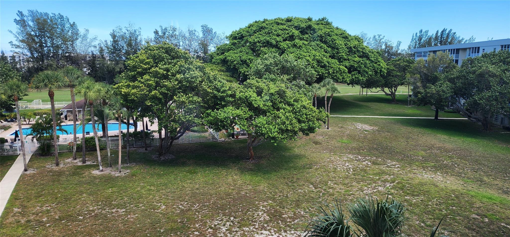 PALM AIRE COUNTRY CLUB - Residential