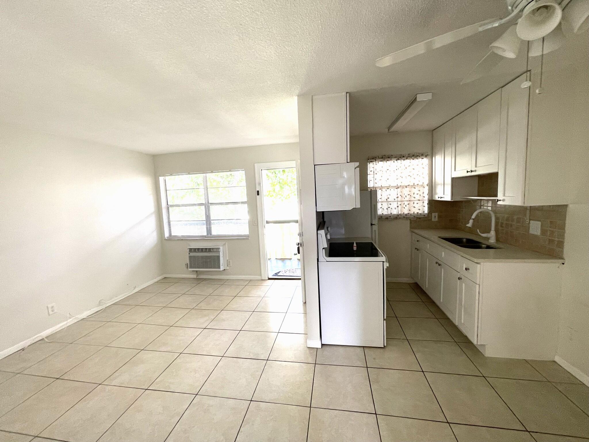 LAKE WORTH TOWN OF ADD 1 - Residential Lease