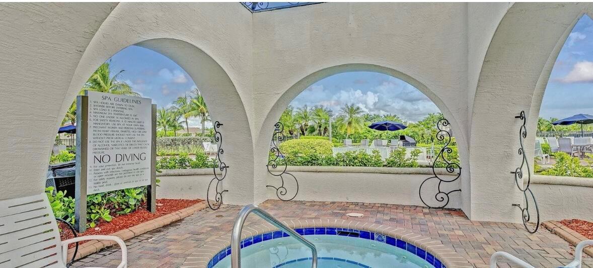 Wellington, Florida, 33414, United States, 5 Bedrooms Bedrooms, ,5 BathroomsBathrooms,Residential,Active,1943719