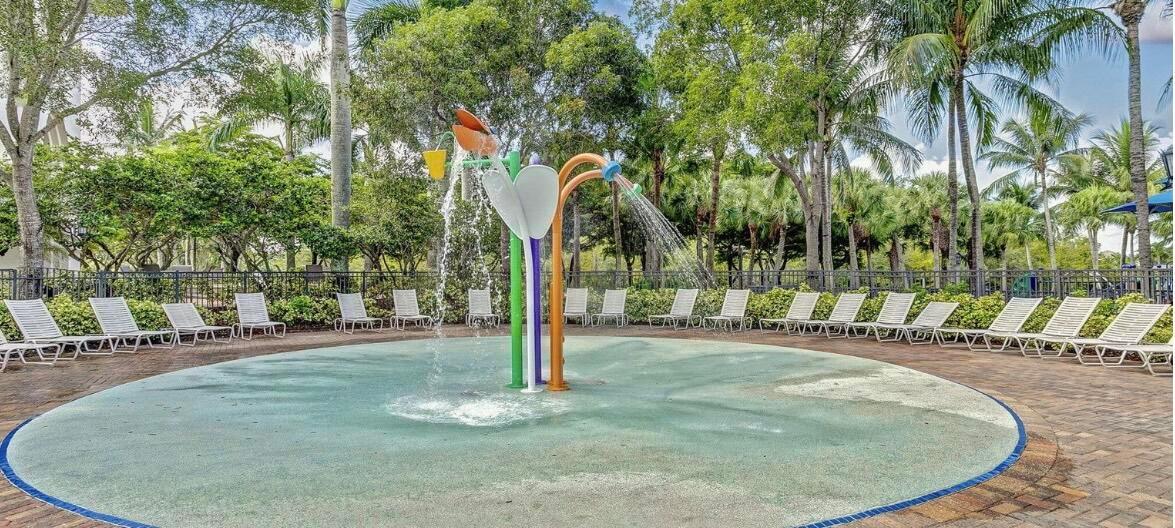 Wellington, Florida, 33414, United States, 5 Bedrooms Bedrooms, ,5 BathroomsBathrooms,Residential,Active,1943719