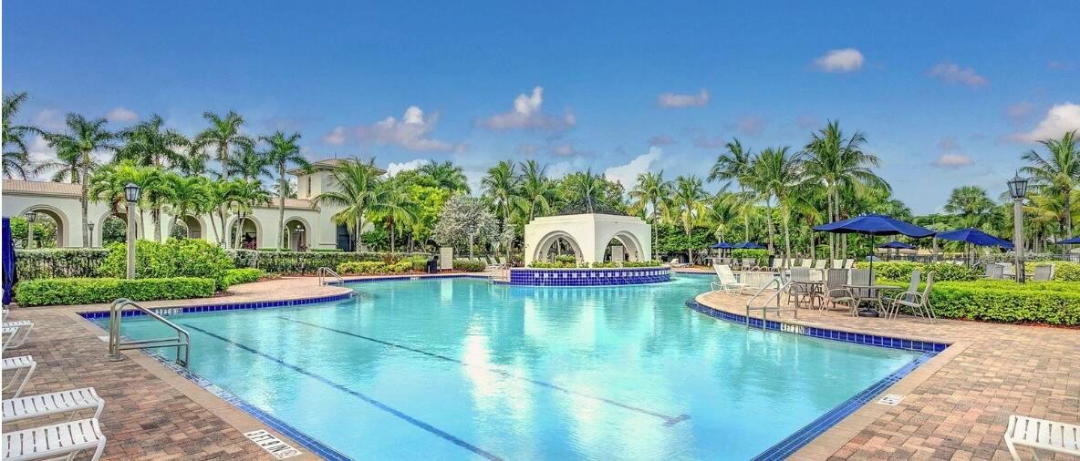 Wellington, Florida, 33414, United States, 5 Bedrooms Bedrooms, ,5 BathroomsBathrooms,Residential,Active,1943719