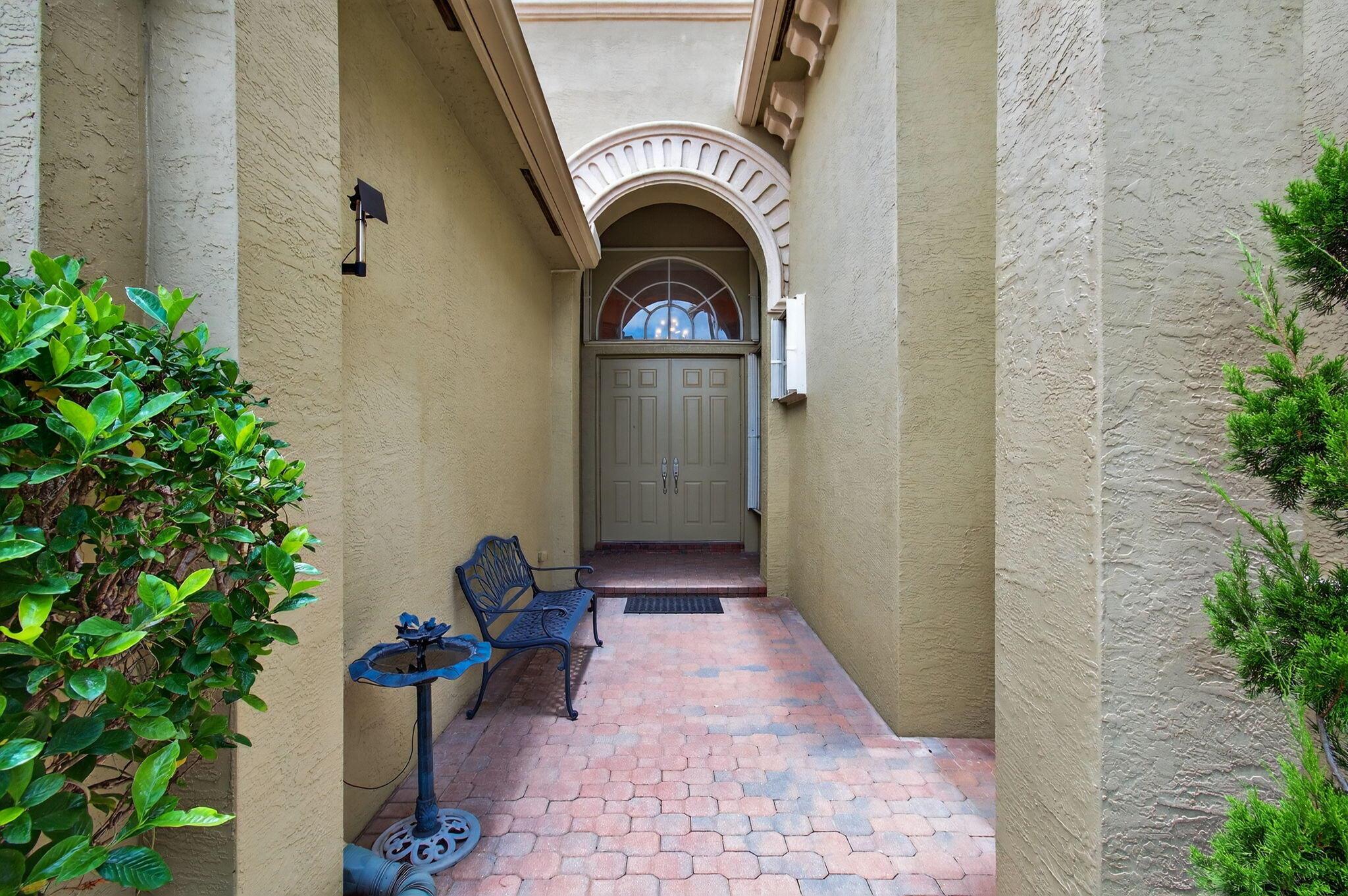 Wellington, Florida, 33414, United States, 5 Bedrooms Bedrooms, ,5 BathroomsBathrooms,Residential,Active,1943719