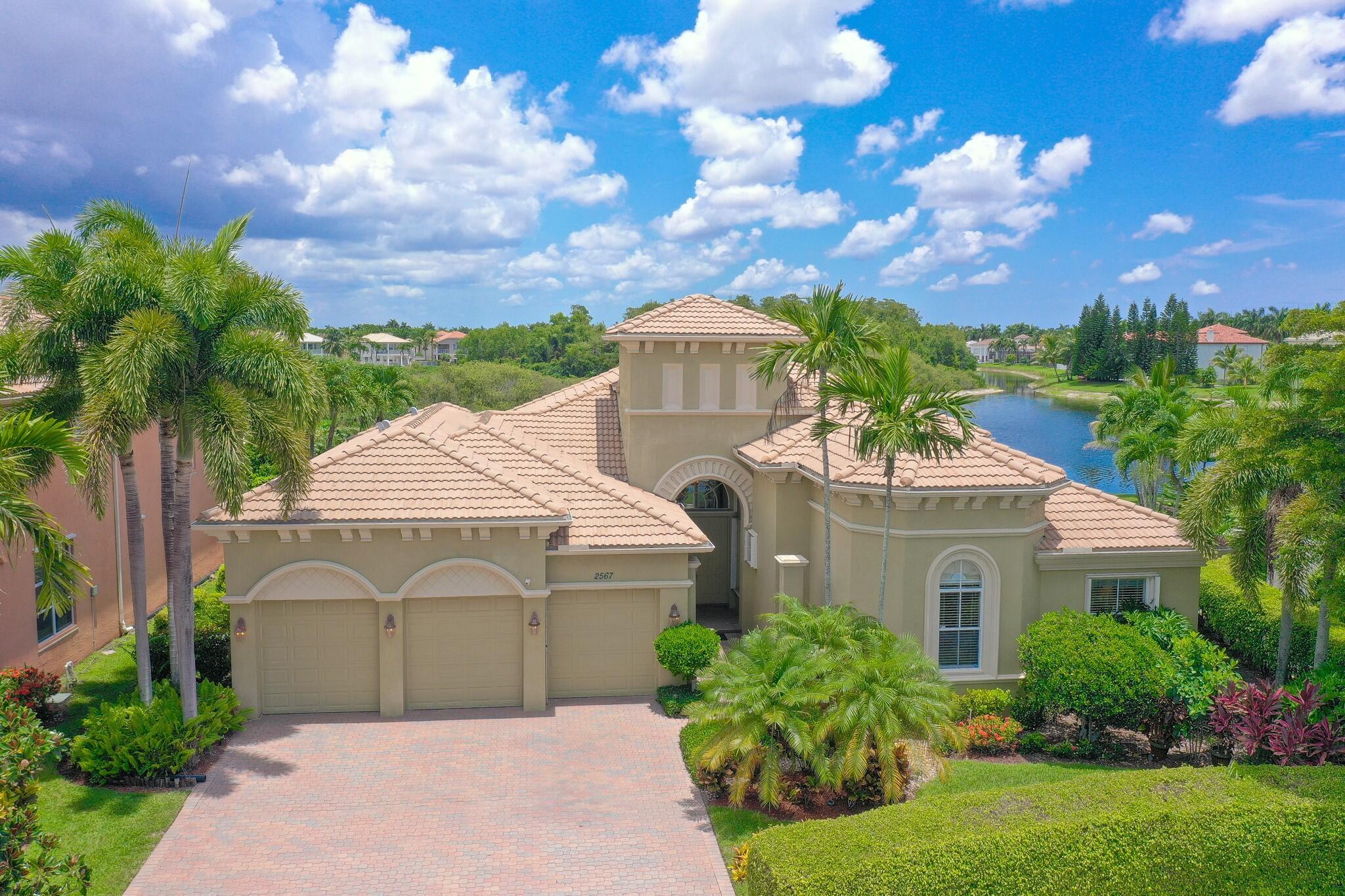 Wellington, Florida, 33414, United States, 5 Bedrooms Bedrooms, ,5 BathroomsBathrooms,Residential,Active,1943719