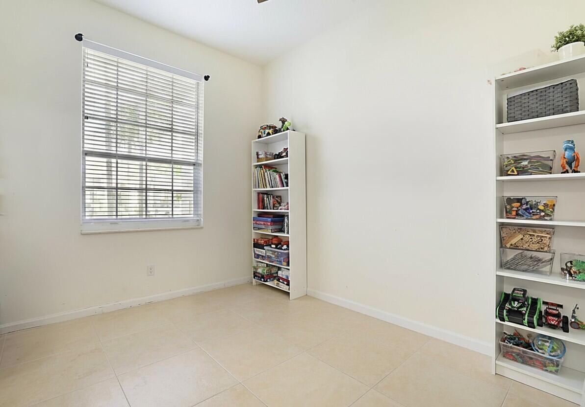 BOCA FALLS PAR K - Residential Lease