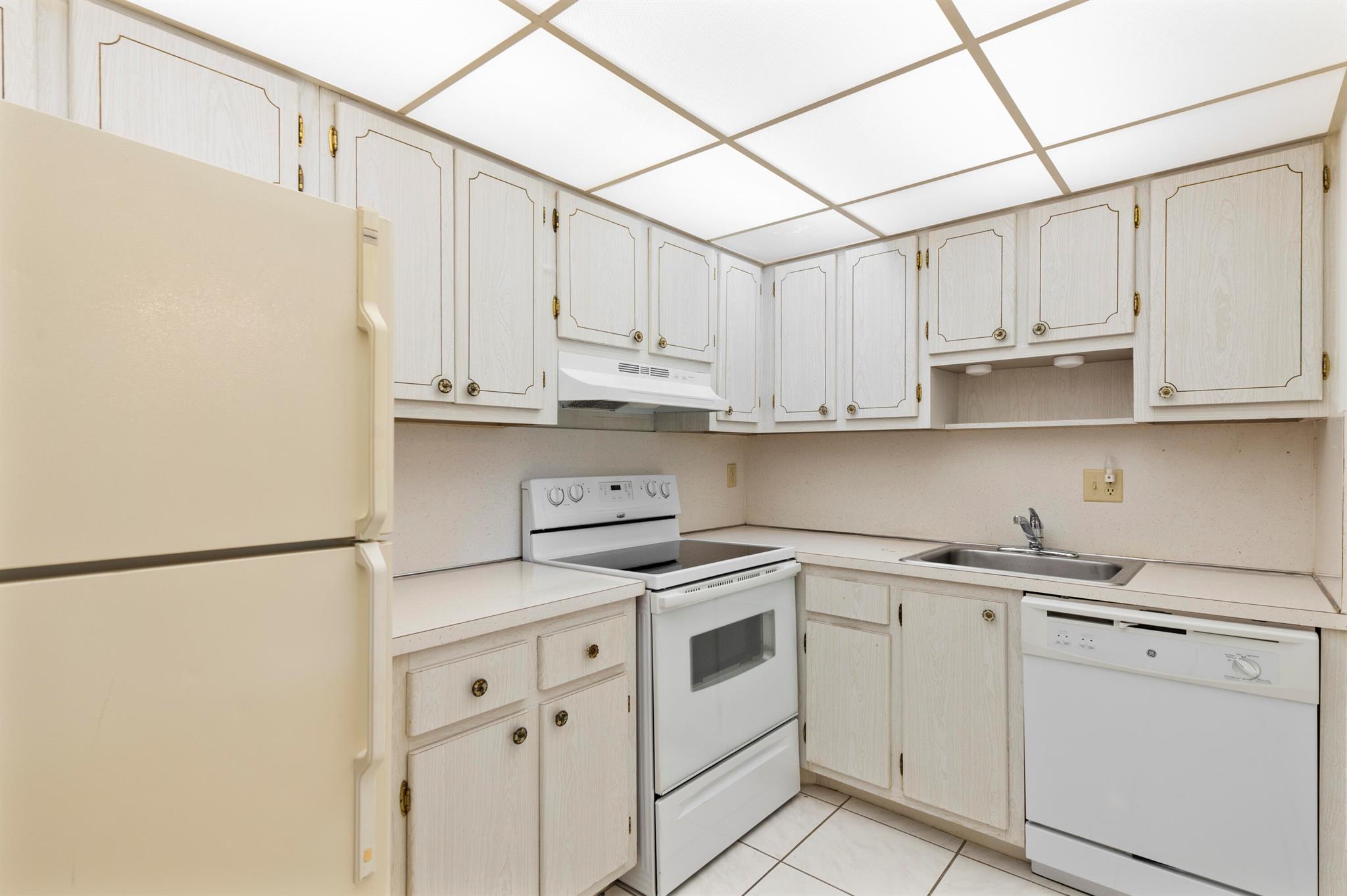 4980 E Sabal Palm Boulevard 231