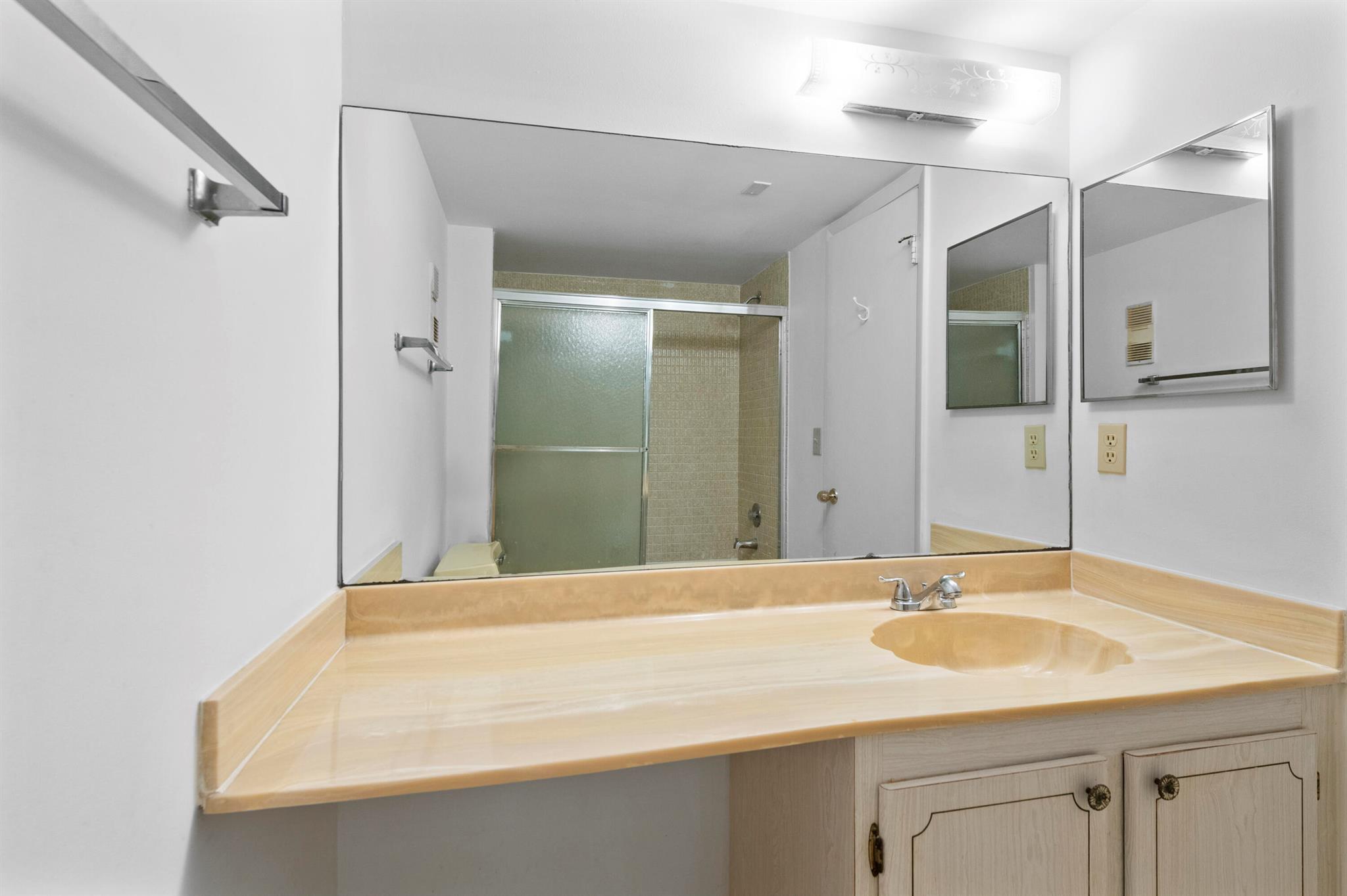 SABAL PALM VILLAGE 2 COND - Residential