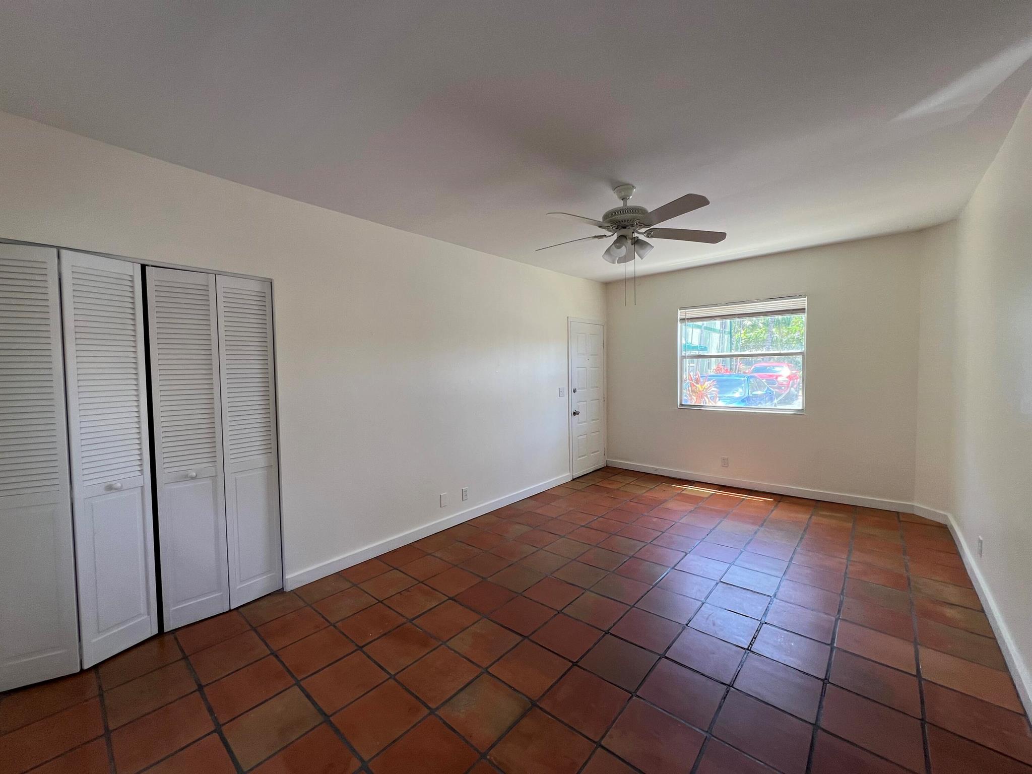 323 Almeria Road 101