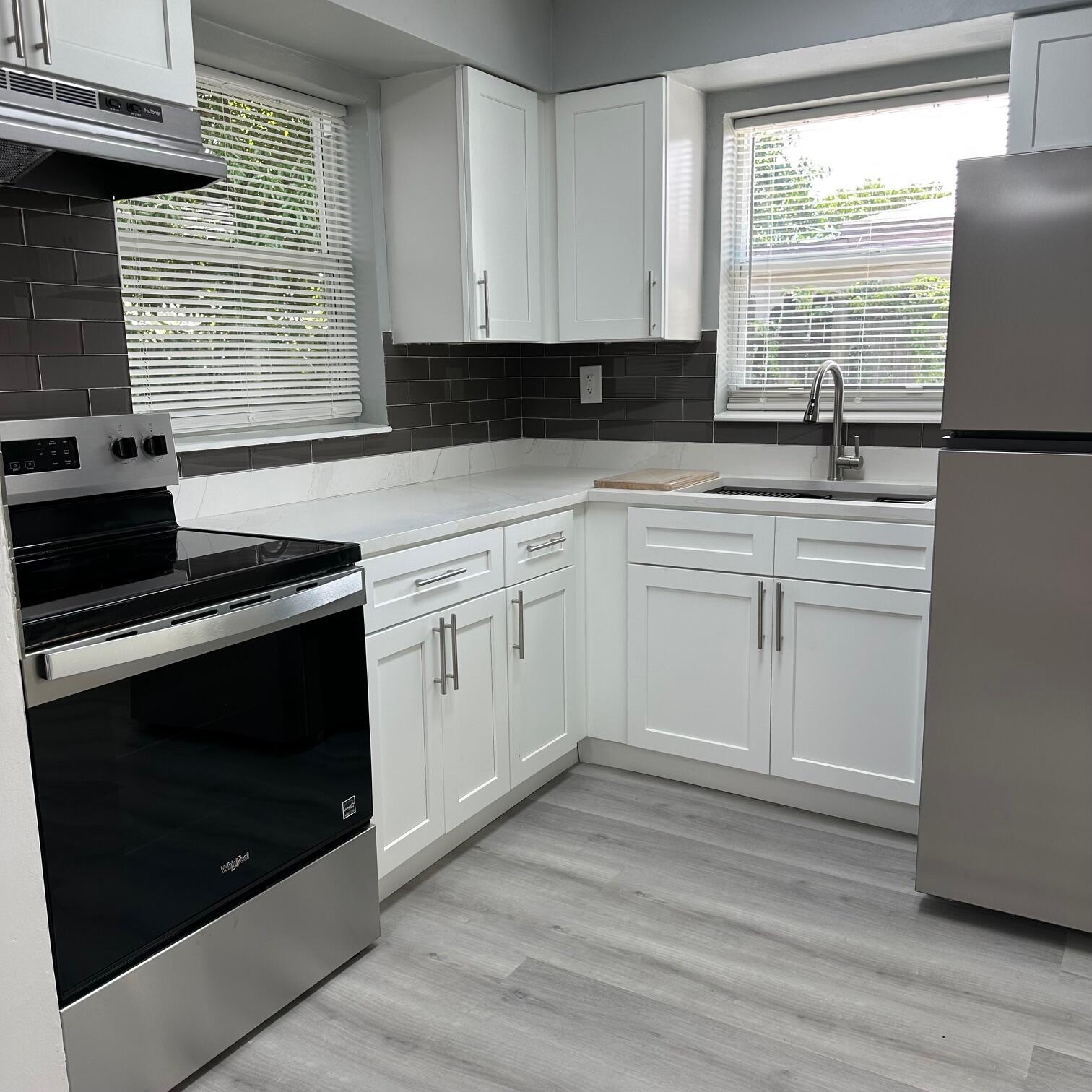 PLAZA ESTATES 3RD SEC - Residential Lease