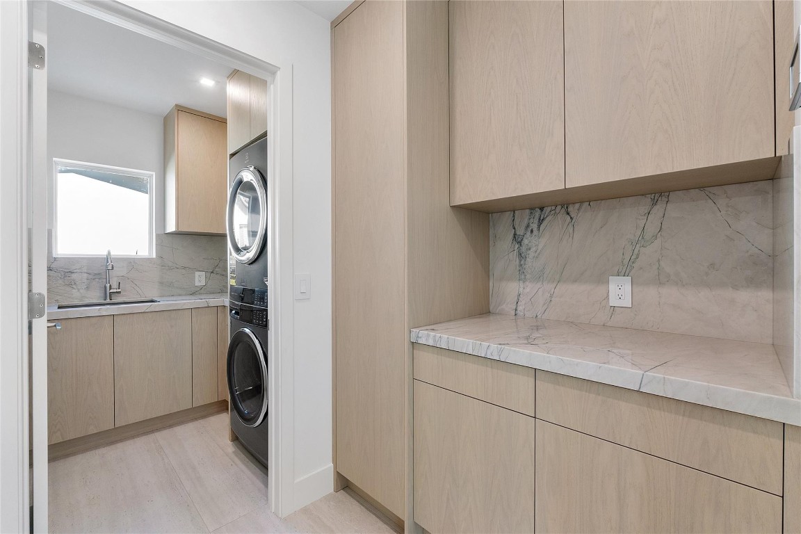 Country Club Isles 42-40 - Residential