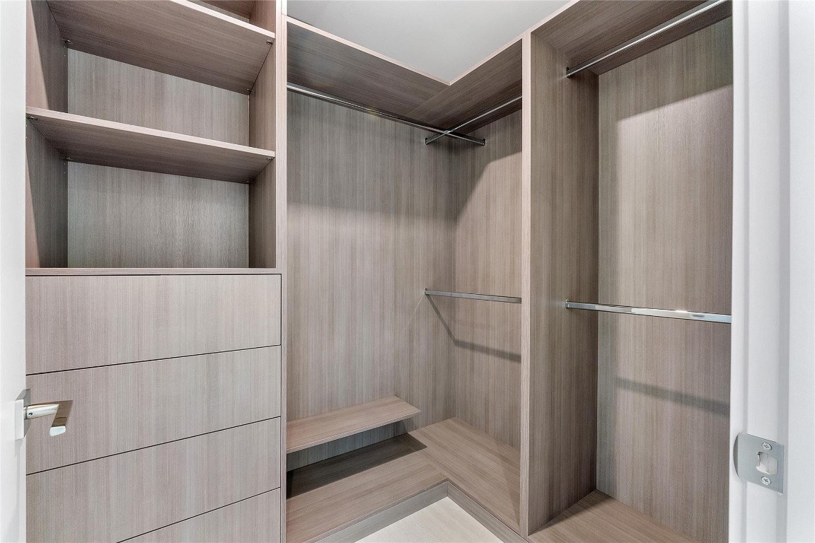 Country Club Isles 42-40 - Residential