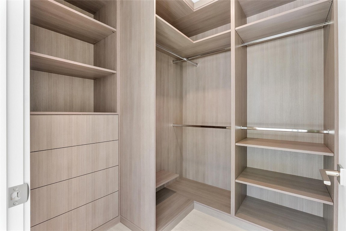 Country Club Isles 42-40 - Residential