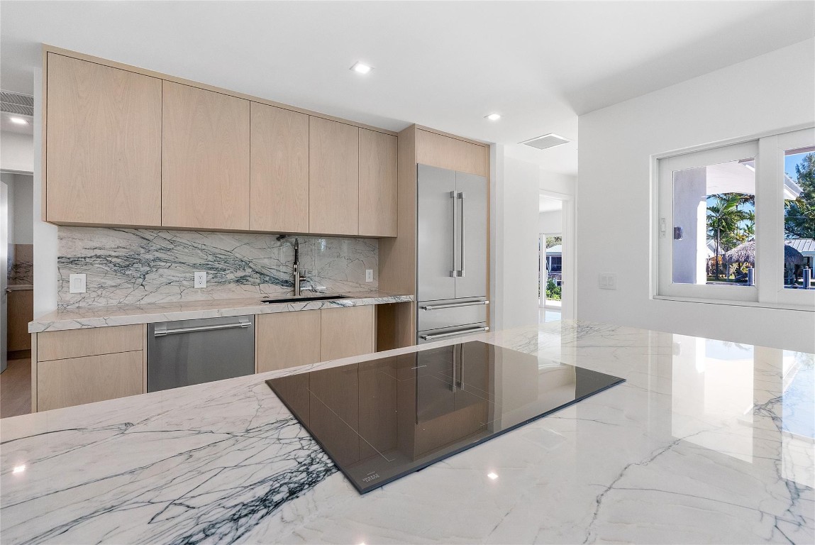 Country Club Isles 42-40 - Residential