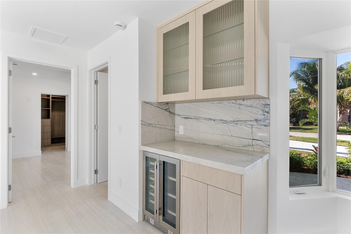 Country Club Isles 42-40 - Residential