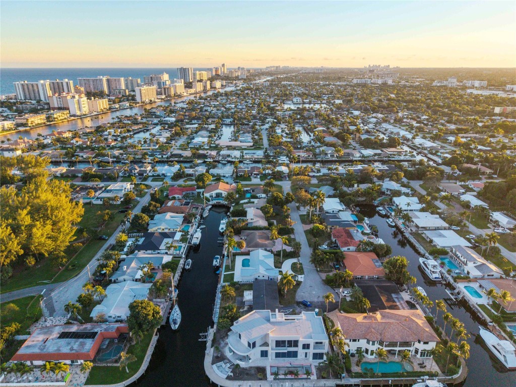 Country Club Isles 42-40 - Residential