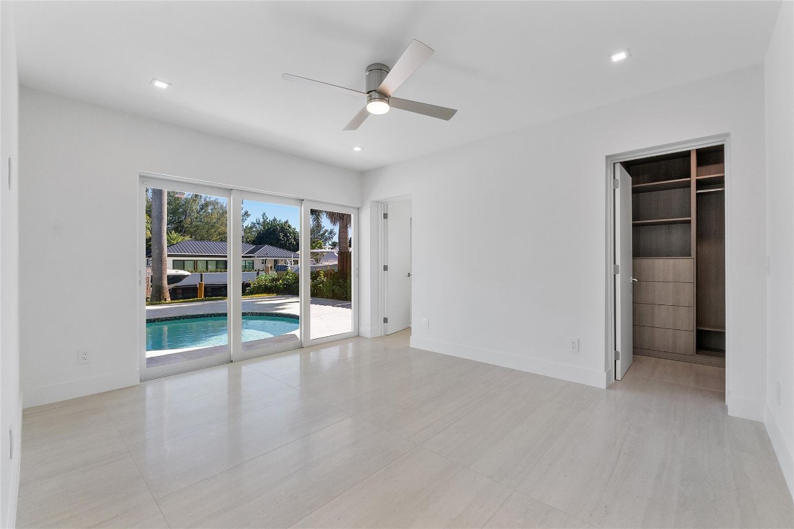 Country Club Isles 42-40 - Residential