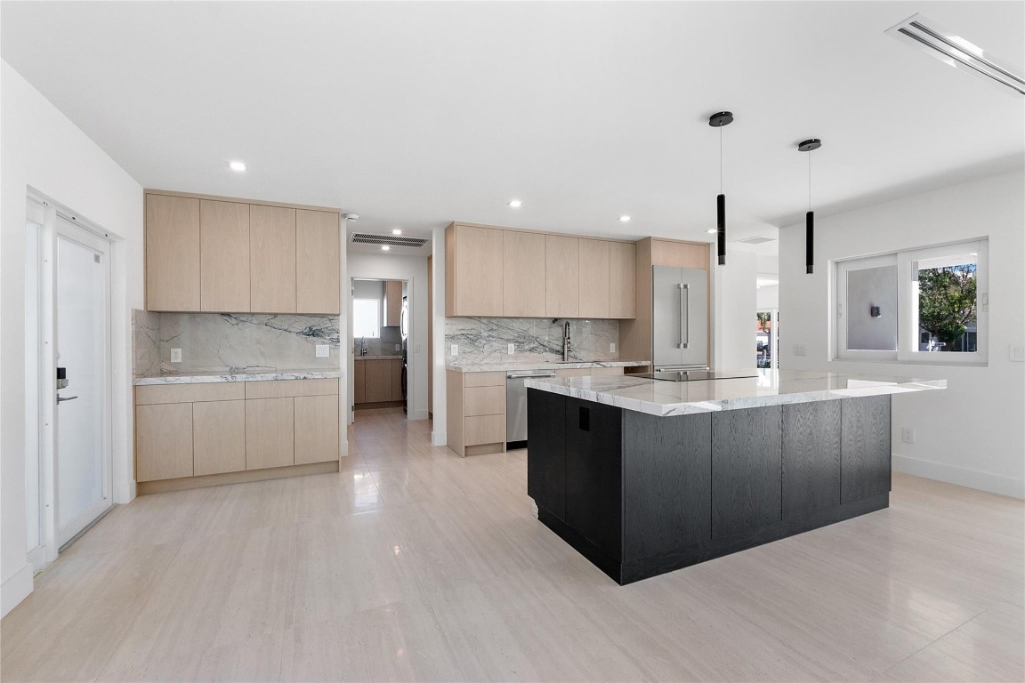 Country Club Isles 42-40 - Residential