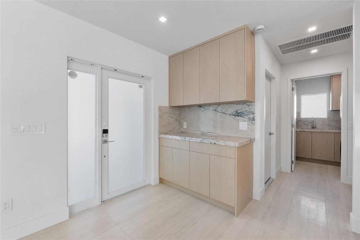 Country Club Isles 42-40 - Residential