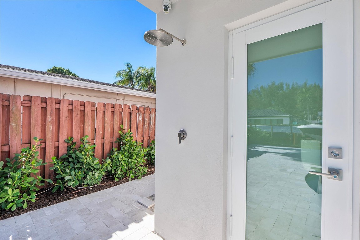 Country Club Isles 42-40 - Residential