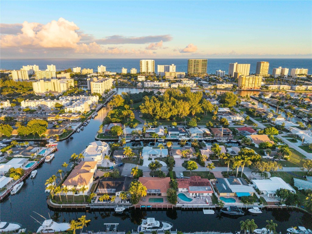 Country Club Isles 42-40 - Residential