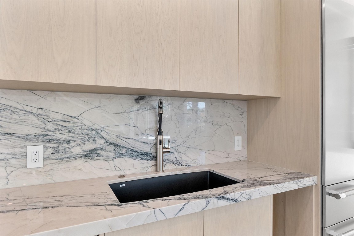 Country Club Isles 42-40 - Residential