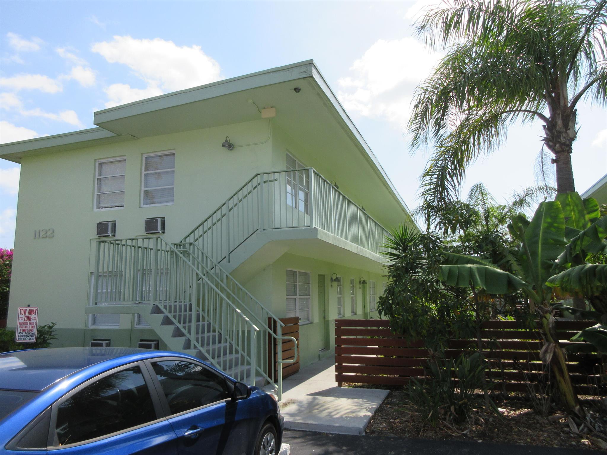 VERY WELL MAINTAINED 1 BEDROOM, 1 BATHROOM APARTMENT IN GREAT LOCATION. GRANITE COUNTERTOPS AND CLEAN REMODELED KITCHEN. UNIT IS ON THE SECOND FLOOR. NO HOA SO APPROVAL IS FAST. DON'T MISS OUT ON THIS GREAT OPPORTUNITY!!!