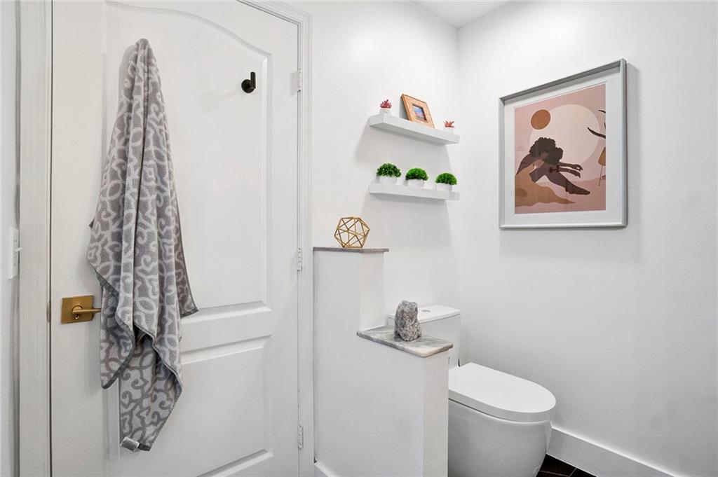 Kensington South 155-15 B - Residential