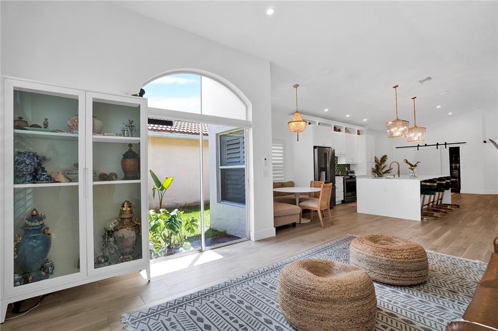 Kensington South 155-15 B - Residential