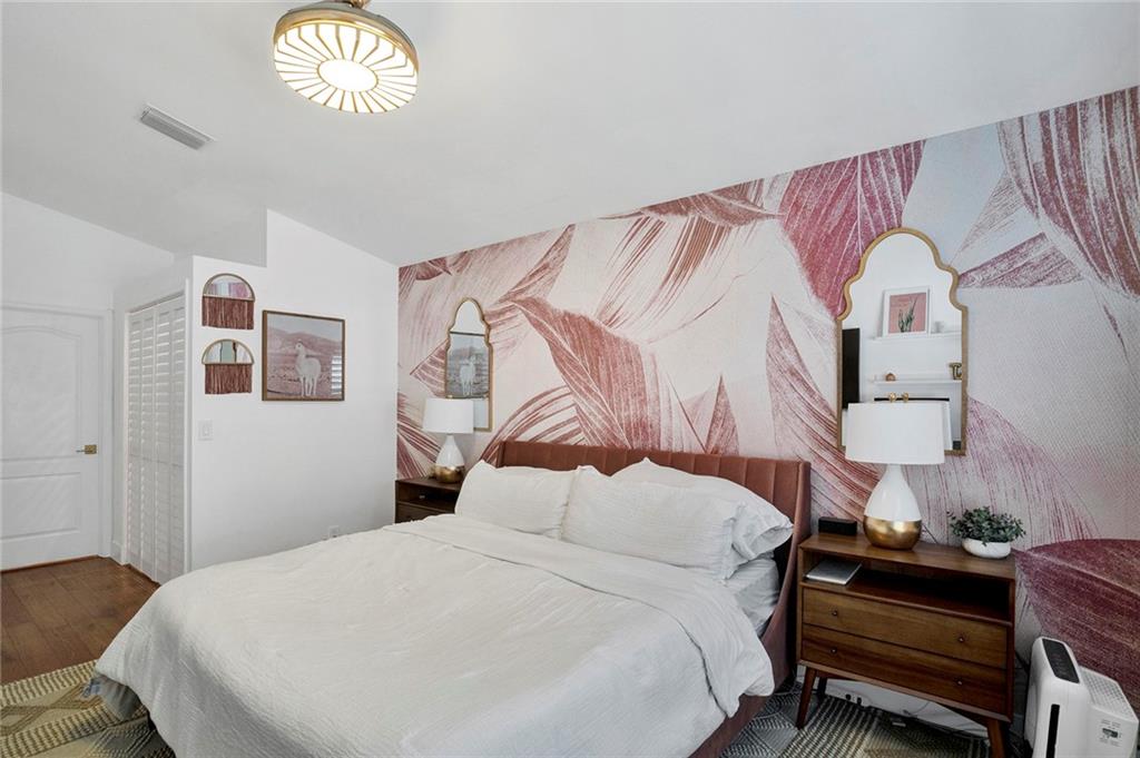 Kensington South 155-15 B - Residential