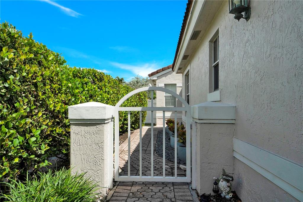 Kensington South 155-15 B - Residential